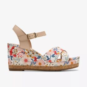 Womens Chicly Floral White Wedges