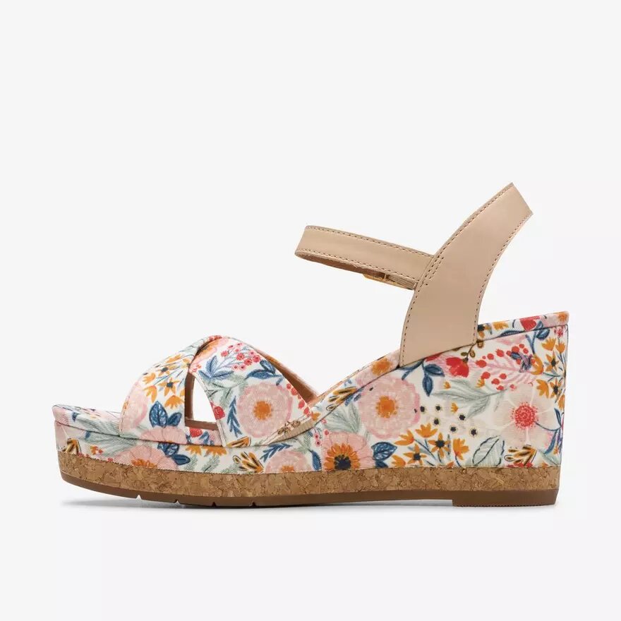 Womens Chicly Floral White Wedges Womens Chicly Floral White Wedges
